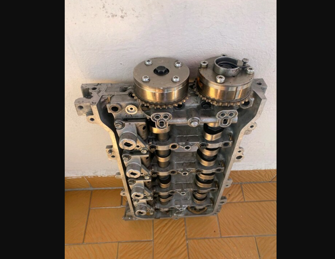 Toyota Corolla Valvematic Komple Üst Kapak